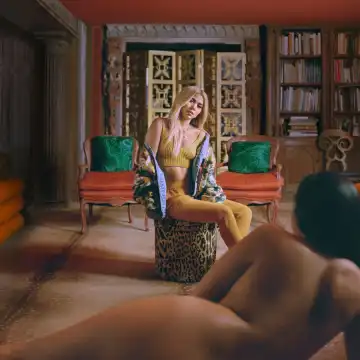 Hayley Kiyoko - Molecules